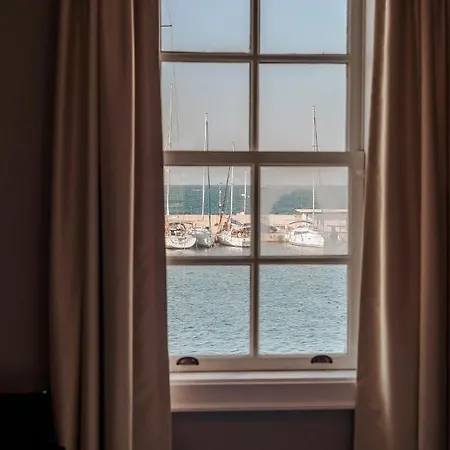 Guemruek Βουρλά