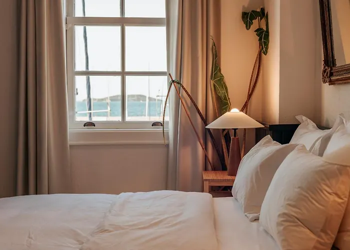 Gümrük Otel Urla