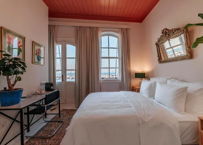 Otel Gümrük